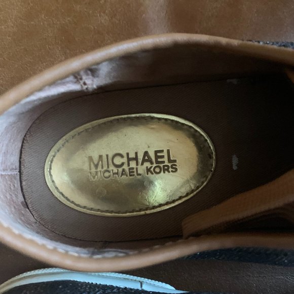 Michael Kors Signature Sneakers - Picture 3 of 8